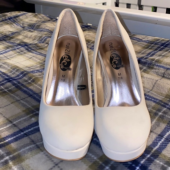 Platform heels - Picture 1 of 3